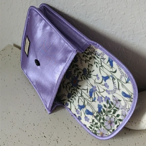 Gucci Beauty Pouch - Picture 10 of 16